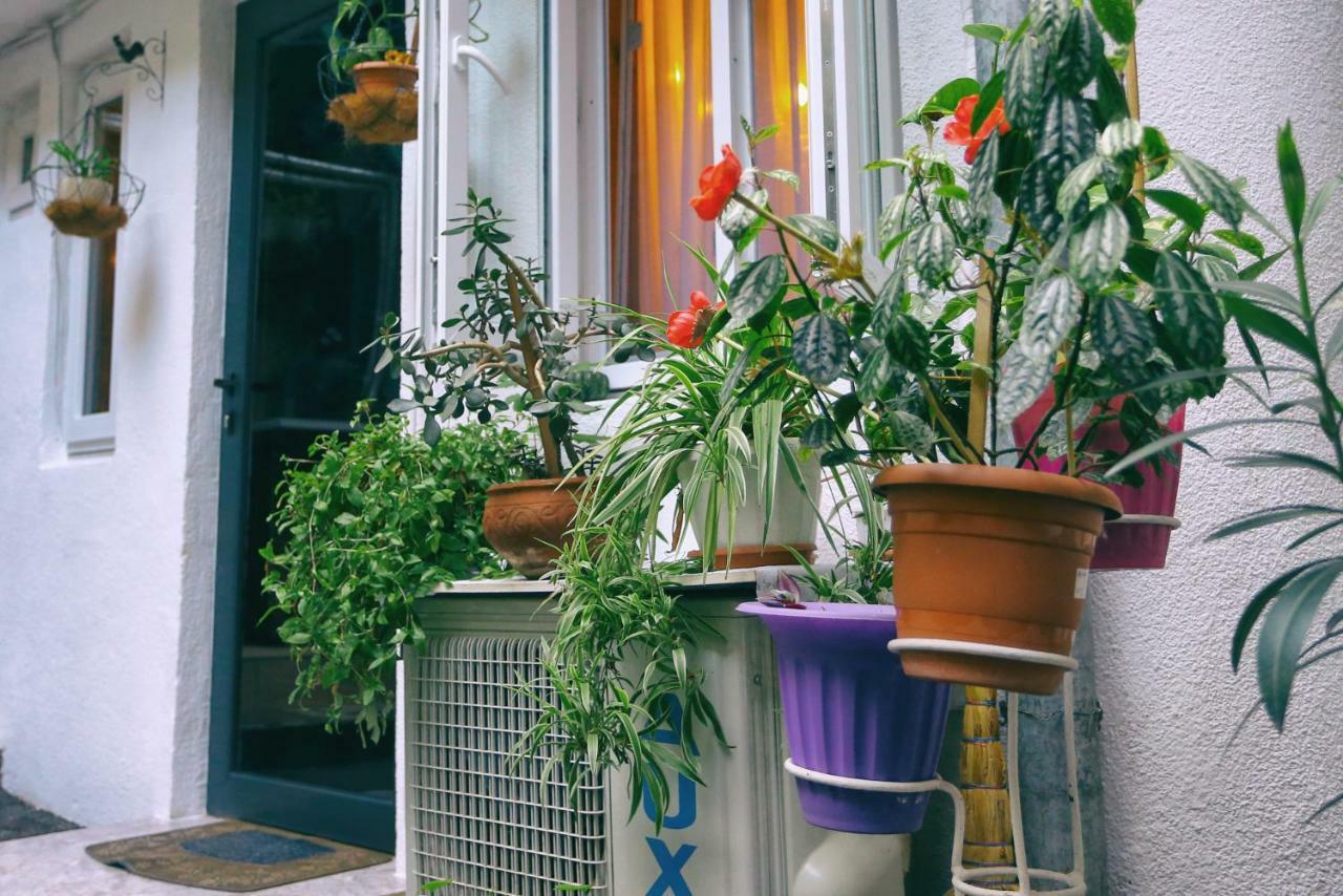 Apartment On Freedom Square Diuma Street Tbilisi Esterno foto